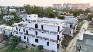 Plot in Lucknow