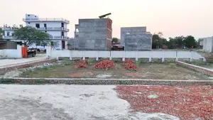 Plot in Lucknow