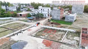 Plot in Lucknow