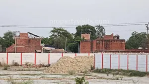 plot in Lucknow